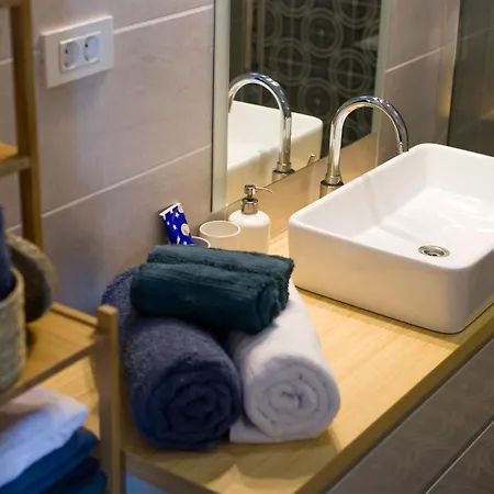 Eclectic Guest On Main Promenade Riva Apartment Split