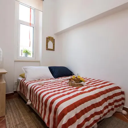 Eclectic Guest On Main Promenade Riva Apartment